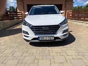 HYUNDAI TUCSON 1.6 T-GDI Premium Launch Edition GPS Kormányfűtés Magánszemély Téli kerékszett