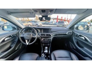 INFINITI QX30 2.0t Luxe Tech AWD DCT Balesetmentes. Gondosan szervizelt