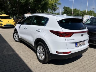 KIA SPORTAGE 1.6 GDI LX Navi Magyar. Szervizkönyv. NAVI