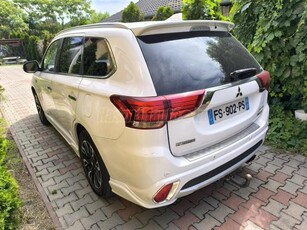 MITSUBISHI OUTLANDER 2.0 PHEV Instyle Navi 4WD CVT