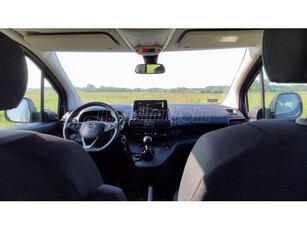 OPEL COMBO Life 1.2 T Edition Plus XL (7 személyes )