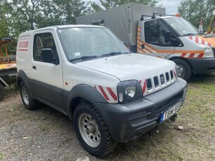 SUZUKI JIMNY 1.3 4WD AC CD 15''AW