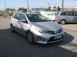 TOYOTA AURIS Touring Sports 1.33 Live Magyarországi.153 150 KM.Szervízkönyv!