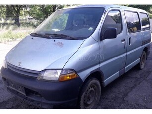 TOYOTA HI-ACE Hiace 2.4 D Glass Van