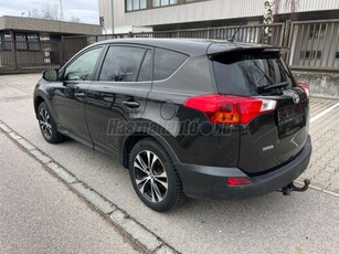 TOYOTA RAV 4 Rav4 2.2 D-4D Style