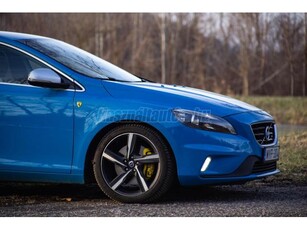 VOLVO V40 2.0 [T5] Momentum R-Design Geartronic Polestar