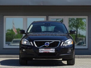 VOLVO XC60 2.4 D [D5] Momentum Geartronic 1.TULAJ-168eKM-GYÁRI'FÉNYEZÉS-BI'XENON-SZERVÍZKÖNYV