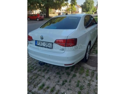 VOLKSWAGEN JETTA VI 2.0 TDI BMT Highline DSG