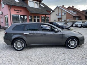 ALFA ROMEO 159 SW 1.9 JTD 16V Distinctive (Automata) TEMPOMAT