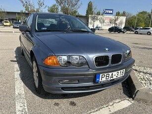 BMW 318i gyári vonóhorog - dönthető utasülések - 212 520 km