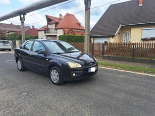 FORD FOCUS 1.6 TDCi Collection Fekete M-Sedan-Kultúrált