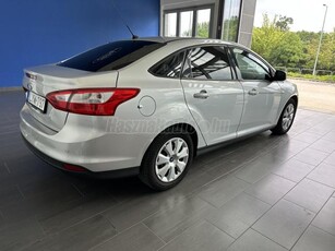 FORD FOCUS 1.6 Ti-VCT Trend Plus Magyar. Szervizkönyves