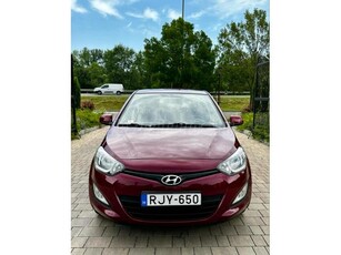 HYUNDAI I20 1.25 Comfort Magánszemélytől Vezetett Szervíz Költségmentes állapotban