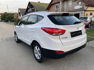 HYUNDAI IX 35 ix35 1.6 Comfort 2WD Azonnal elvihető.Vez szervizkönyv.Garantált 102800km.Téli-Nyári gumigarn