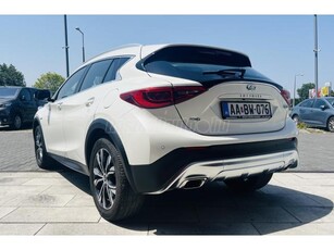 INFINITI QX30 2.2d Premium AWD DCT Téli. nyári gumival. Frissen szervizelt !