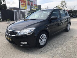 KIA CEE'D 1.4 EX Megkímélt! Végig Sz.könyv!