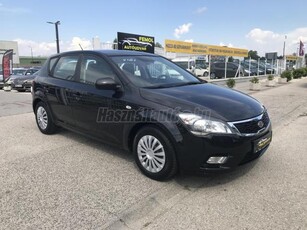 KIA CEE'D 1.4 EX Megkímélt! Végig Sz.könyv!