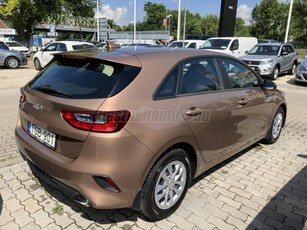 KIA CEE'D Ceed 1.0 T-GDI Silver MY22-es modell. Magyar. Szervizkönyv. Kamera. Áfás