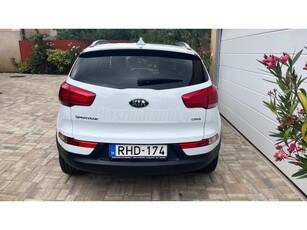 KIA SPORTAGE 2.0 CRDi HP EX Prémium 4x4 (Automata) Panorámatető Bőrkárpit Navigáció Xenon