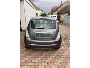 LANCIA YPSILON 1.2 8V Argento klima alufelni 139000km