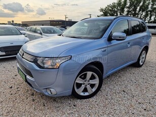 MITSUBISHI OUTLANDER 2.0 PHEV Intense Plus 4WD CVT Zöld rendszám! Tolatókamera! Bőr! Ülésfűtés! Vonóhorog!