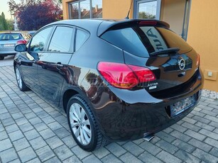 OPEL ASTRA J 1.4 T Cosmo Félbőr. Garantált km!