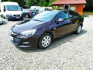 OPEL ASTRA J Sedan 1.6 Cosmo