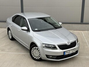 SKODA OCTAVIA 1.4 TSI Elegance Bi-Xenon! Keyless Go! Végig Szervizkönyves!