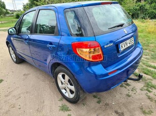 SUZUKI SX4 1.5 GLX AC Video leírásban