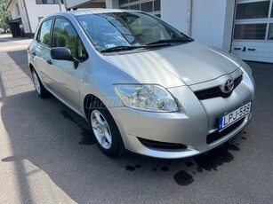 TOYOTA AURIS 1.4