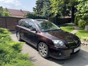 TOYOTA AVENSIS Wagon 2.0 Sol Plus