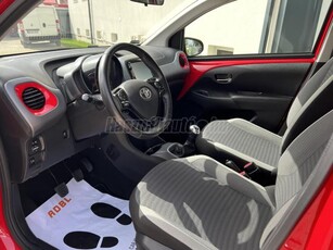 TOYOTA AYGO 1.0 x-play + style + connectivity