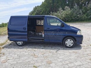 TOYOTA HI-ACE Hiace 2.5 D-4D Panel Van