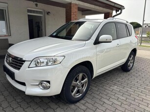 TOYOTA RAV 4 Rav4 2.2 D-4D Executive 4x4! 130.000KM! JÓL FELSZERELT!