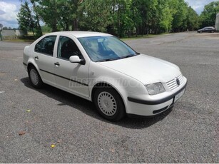 VOLKSWAGEN BORA 1.6 Comfortline Mo-i. 197e km