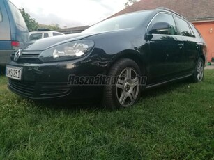 VOLKSWAGEN GOLF 1.6 TDi Comfortline 4-motiom