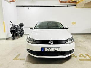 VOLKSWAGEN JETTA 1.2 TSI Comfortline JETTA VI