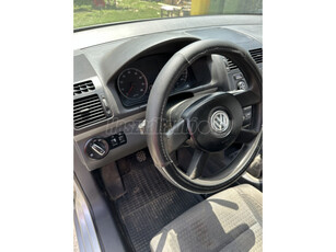 VOLKSWAGEN TOURAN 1.6 Trendline