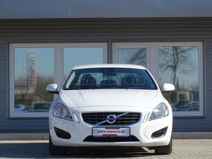 VOLVO S60 2.0 D [D3] Momentum Geartronic 153eKM-NAVI-TEMPOMAT-PARK'RADAR-17'ALUFELNI