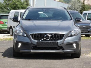 VOLVO V40 2.0 D CROSS & COUNTRY /Geartronic/ (N1) 5 személyes