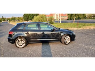 AUDI A3 Sportback 1.6 TDI Attraction