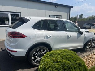 PORSCHE CAYENNE S Dízel (Automata) Sérült auto!!! Motor hibátlan!!