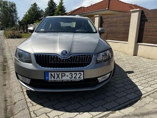 SKODA OCTAVIA 1.6 CR TDI Style DSG