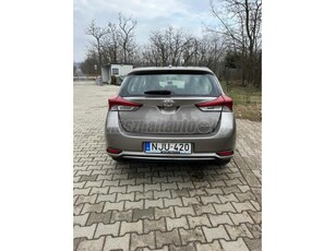 TOYOTA AURIS 1.33 Start