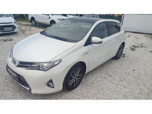 TOYOTA AURIS 1.8 HSD Lounge (Automata) 73e km. Panorámatető. Sérülésmentes