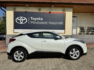 TOYOTA C-HR 1.8 Hybrid Active (ülésfűtéssel) e-CVT 2 év Toyota Minősített Használt garanciával!