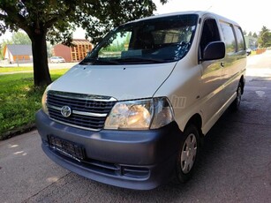 TOYOTA HI-ACE Hiace 2.5 D-4D Panel Van Style