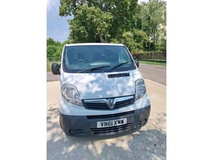 VAUXHALL VIVARO