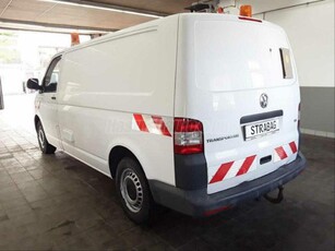 VOLKSWAGEN TRANSPORTER Caravelle 2.0 CR TDI Comfortline HOSSZÍTOTT KLÍMA SZERVIZKÖNYV 140 LE