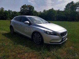 VOLVO V40 2.0 D [D4] Kinetic